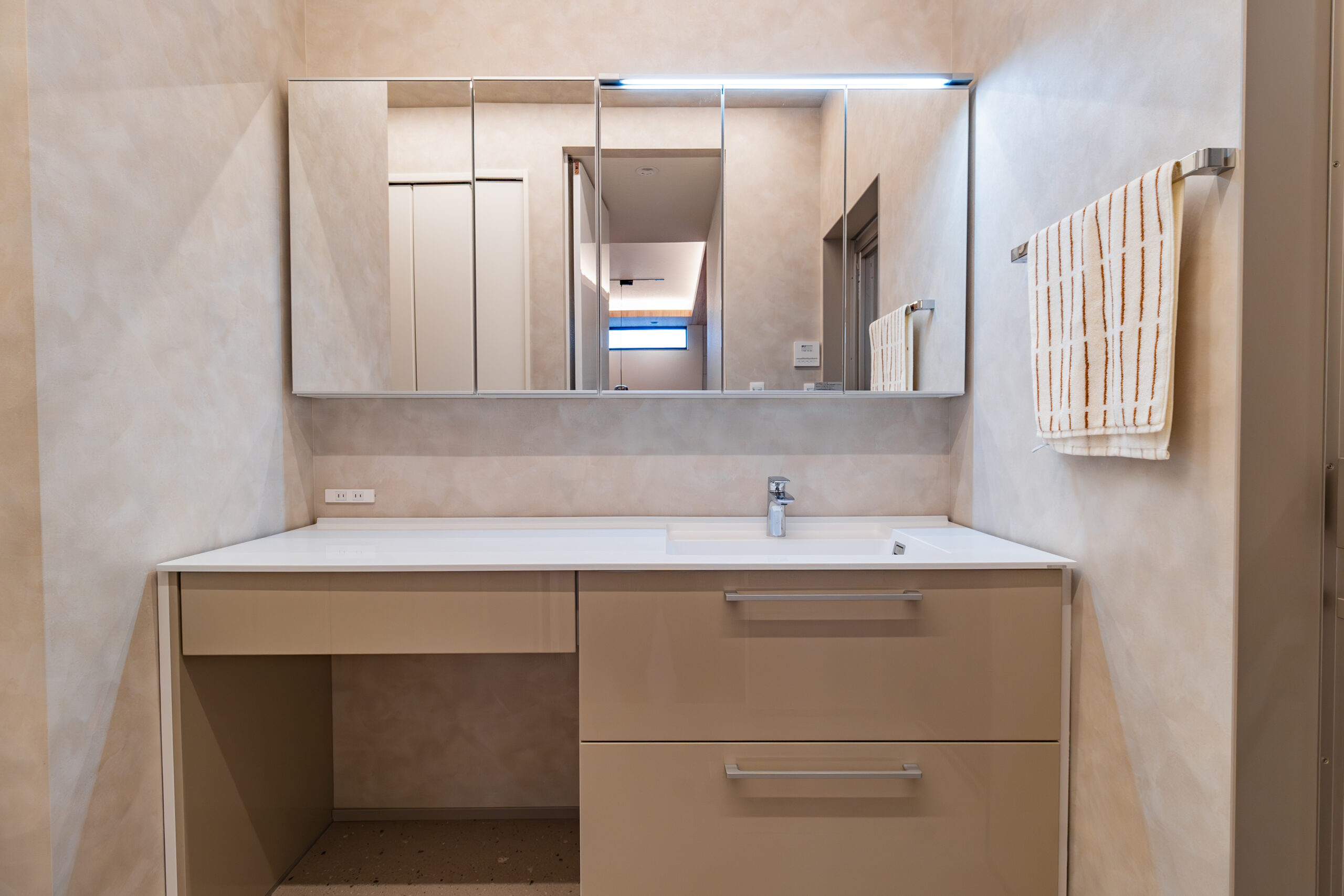 Charme Roger本鵠沼B号棟＿洗面室