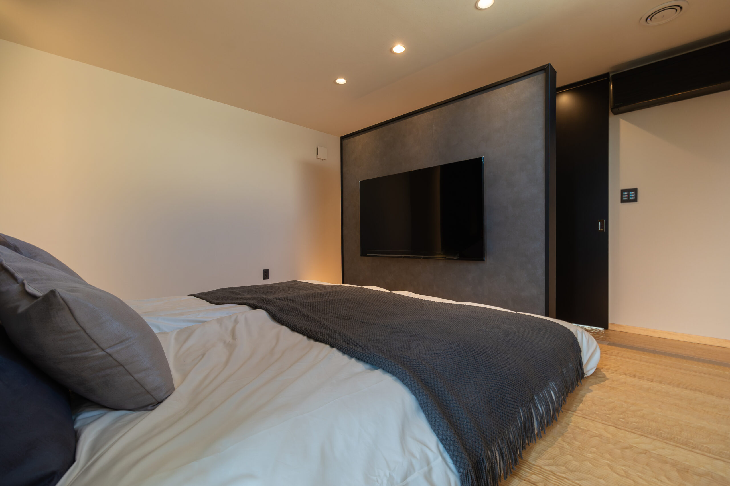 CharmeRoger本鵠沼A_主寝室2