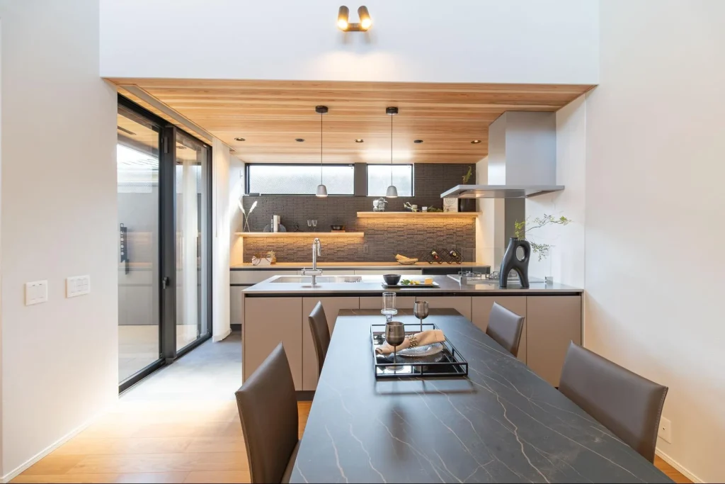 高級住宅のオープンキッチン